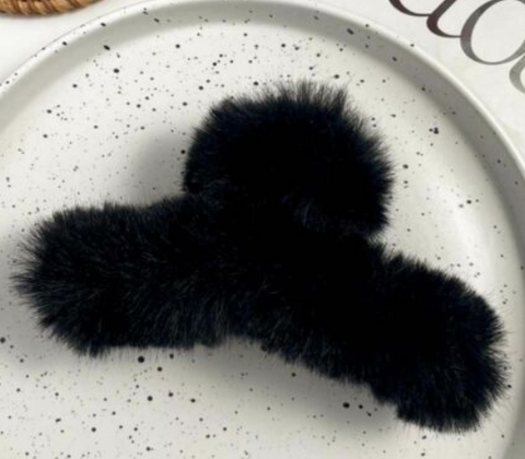 High Quality Black Fluffy Furry Hair Clutcher 