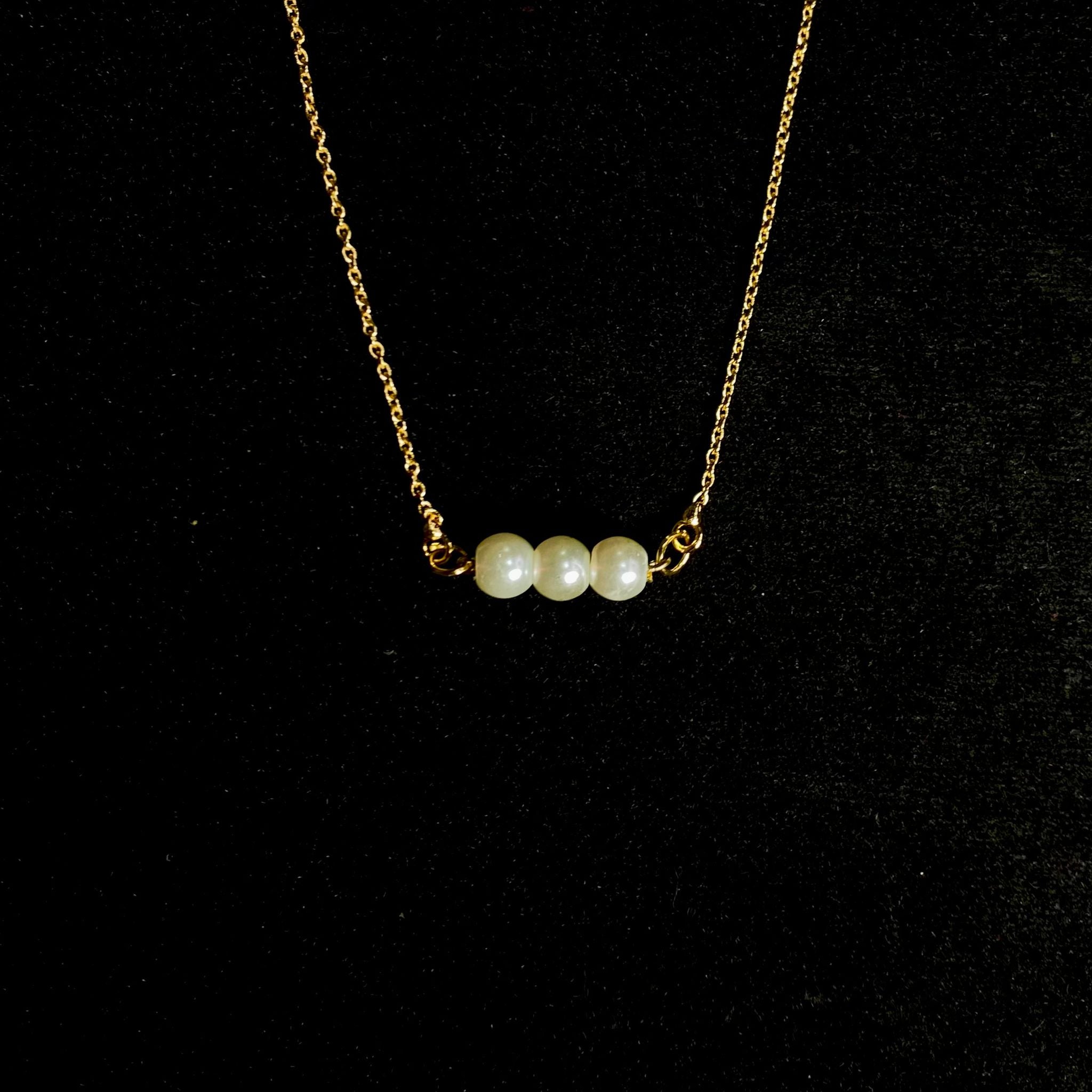 Pearl Chain with earrings – Daivik.in